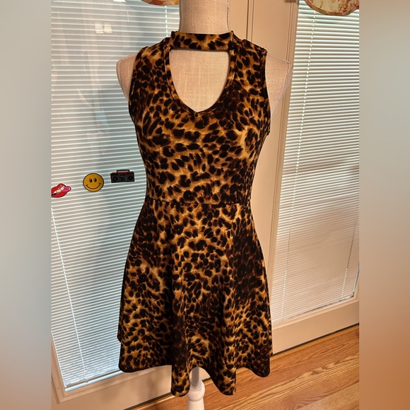 b famous Dresses & Skirts - Dress #238